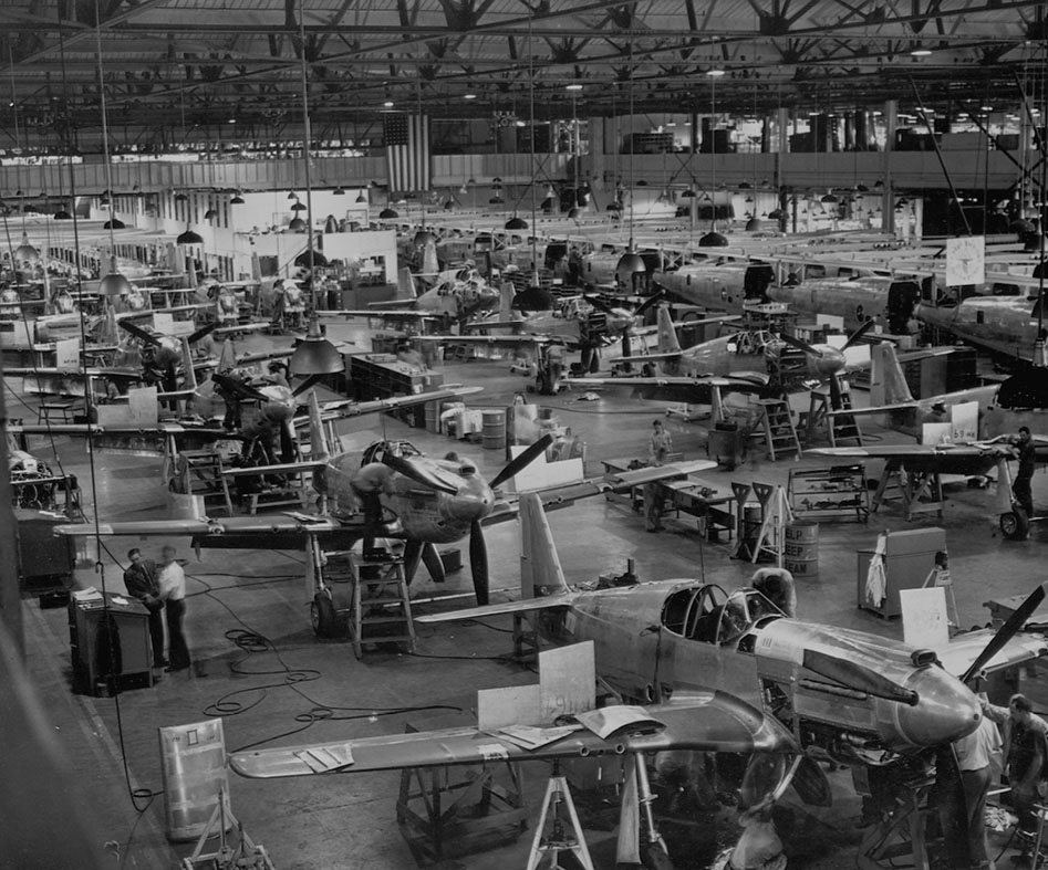 The North American Aviation factory at Inglewood near LA ramped up its - photo 2