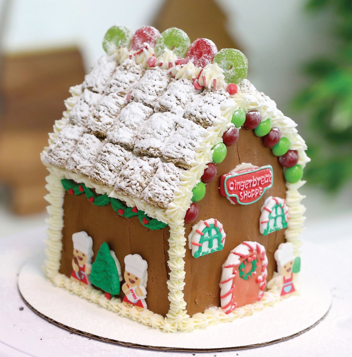 CAKES WINTRY SNOWSTORM CAKE MAKES A 6-INCH CAKE This cake brings a - photo 5