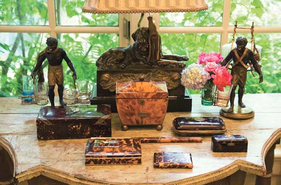 Any one of these tortoiseshell boxes would be an important accessory Displayed - photo 10