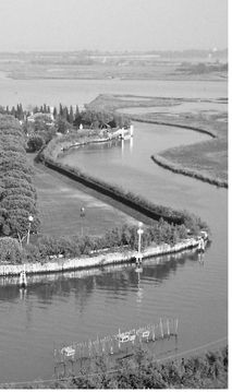 VENICES LAGOON TOUR San Michele Murano Burano and Torcello Interesting - photo 5