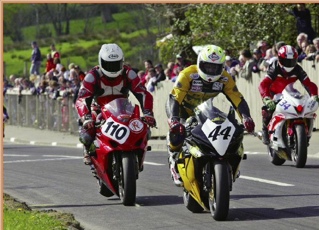 Spectators watch road racing action tracks Circuit tracks are built - photo 10