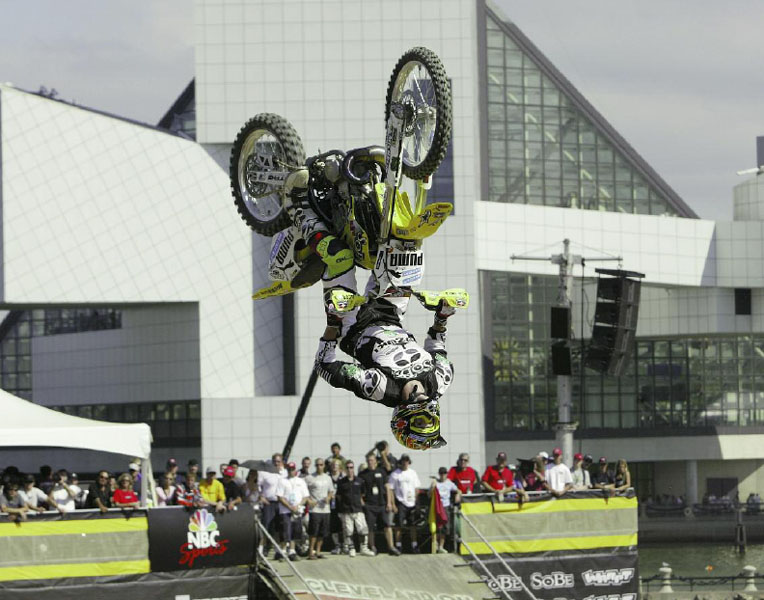 Travis Pastrana executes a flawless back flip At the 2006 X Games Travis - photo 12