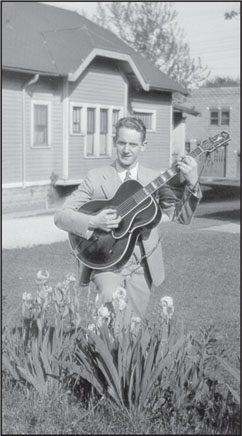 Les with his Gibson L-5 one of his favorite guitars Whiz Kid from Waukesha - photo 9