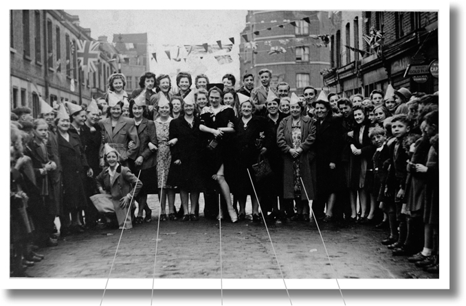 Mum Clara Diamond Lil Nan Alice VE Day celebration 8 May 1945 Prologue M - photo 6