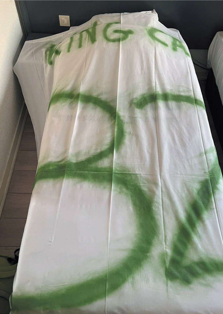 My bedsheet had a makeover from the teams soigneurs after my win at Chteauroux - photo 20