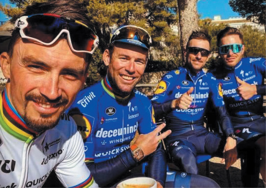 With Julian Alaphilippe Dries Devenyns and Florian Snchal during the Calpe - photo 9