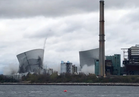 The implosionPhoto courtesy of the author Those cooling towers had taken - photo 5