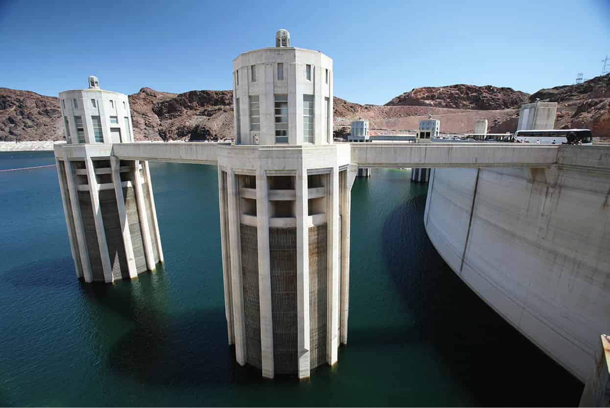 Top Attraction 5 iStock Hoover Dam A marvel of 1930s engineering For more - photo 8