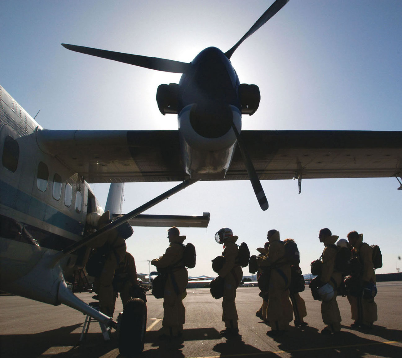 Smokejumpers jump from aircraft as close to a wildfire as possible Chapter 1 - photo 3