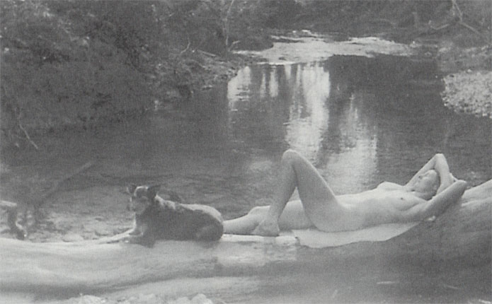 Diana relaxing during idyllic island-hopping days in the 1950s Tom - photo 30