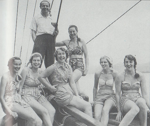 Tom Hepworts harem endash the all-girl crew 1954 The all-girl crew - photo 31