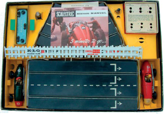 Set 1 with its two Maseratis cardboard battery box top right controller - photo 7