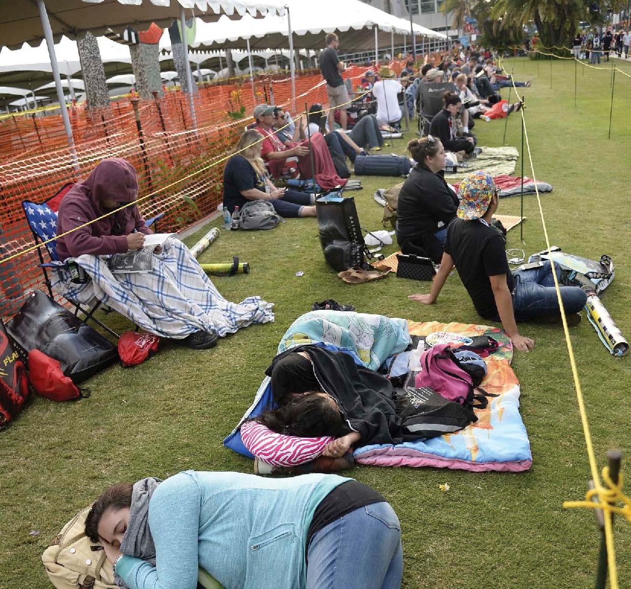 SLEEPING IN LINE Some events at SDCC are so popular that people wait in line - photo 6