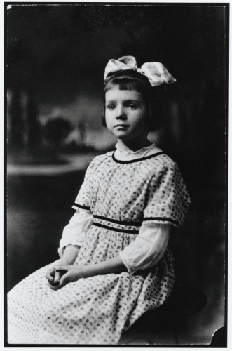 Rachel Carson as a young girl She said that one of her earliest childhood - photo 1