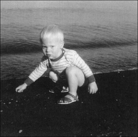 Zerky throwing rocks at the Black Sea Zerky at Persepolis his namesakes - photo 11