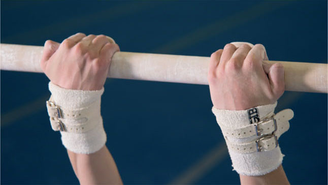 Mixed Grip One over and one under grip Eagle L or Dorsal Grip Arms rotated - photo 12