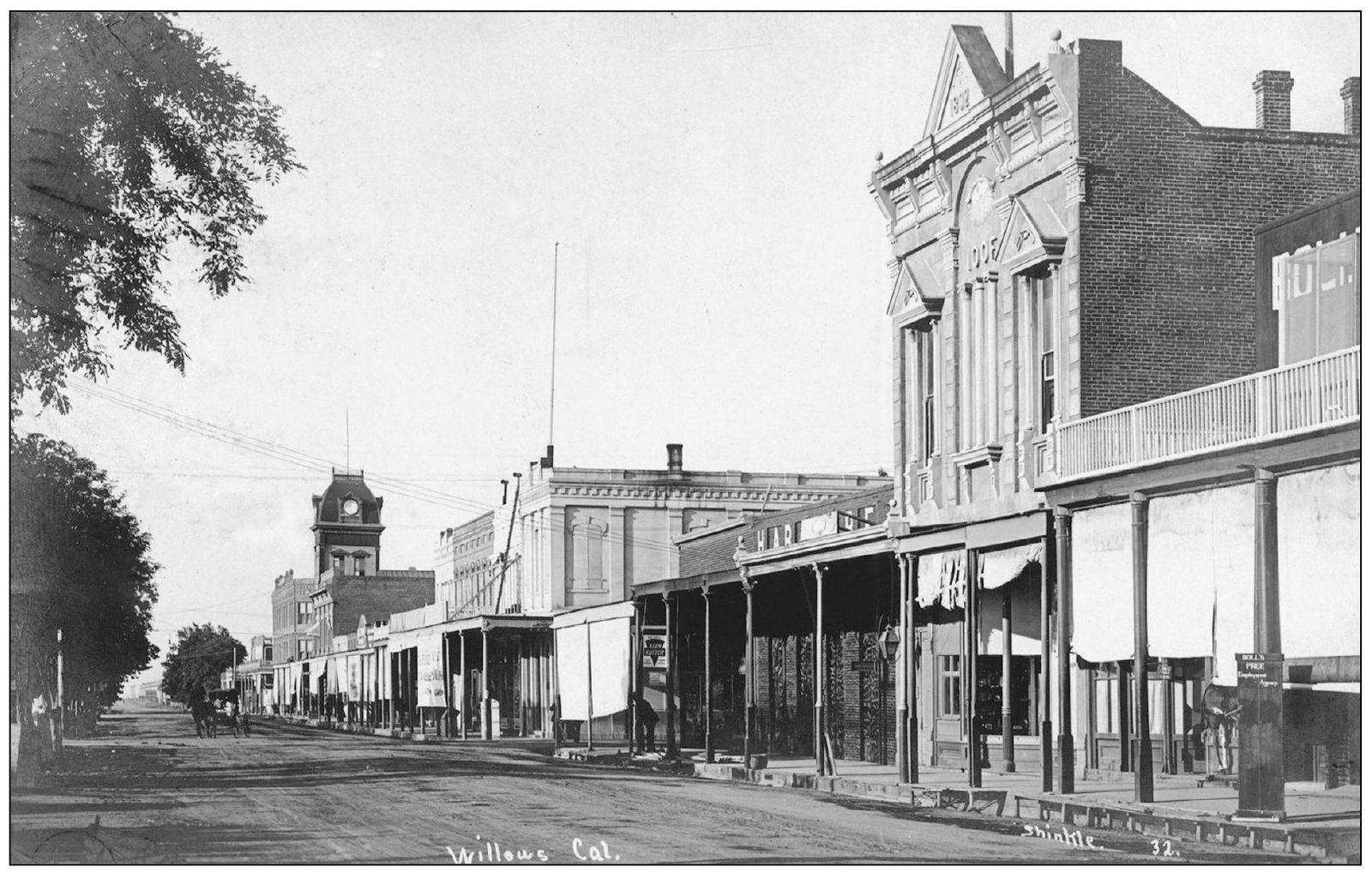 This view is along North Tehama Street before the tragic fire of 1920 - photo 11