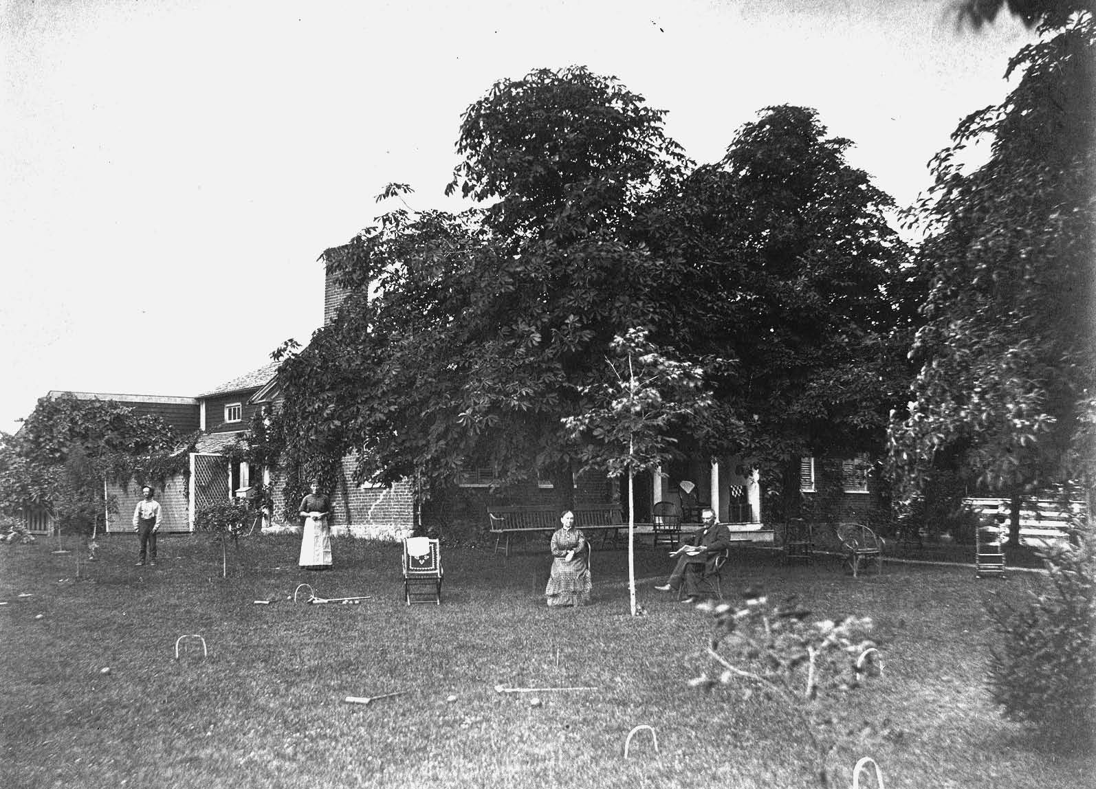 T R and Annis Mary Sibley are shown relaxing in the yard of their home at 9 - photo 3