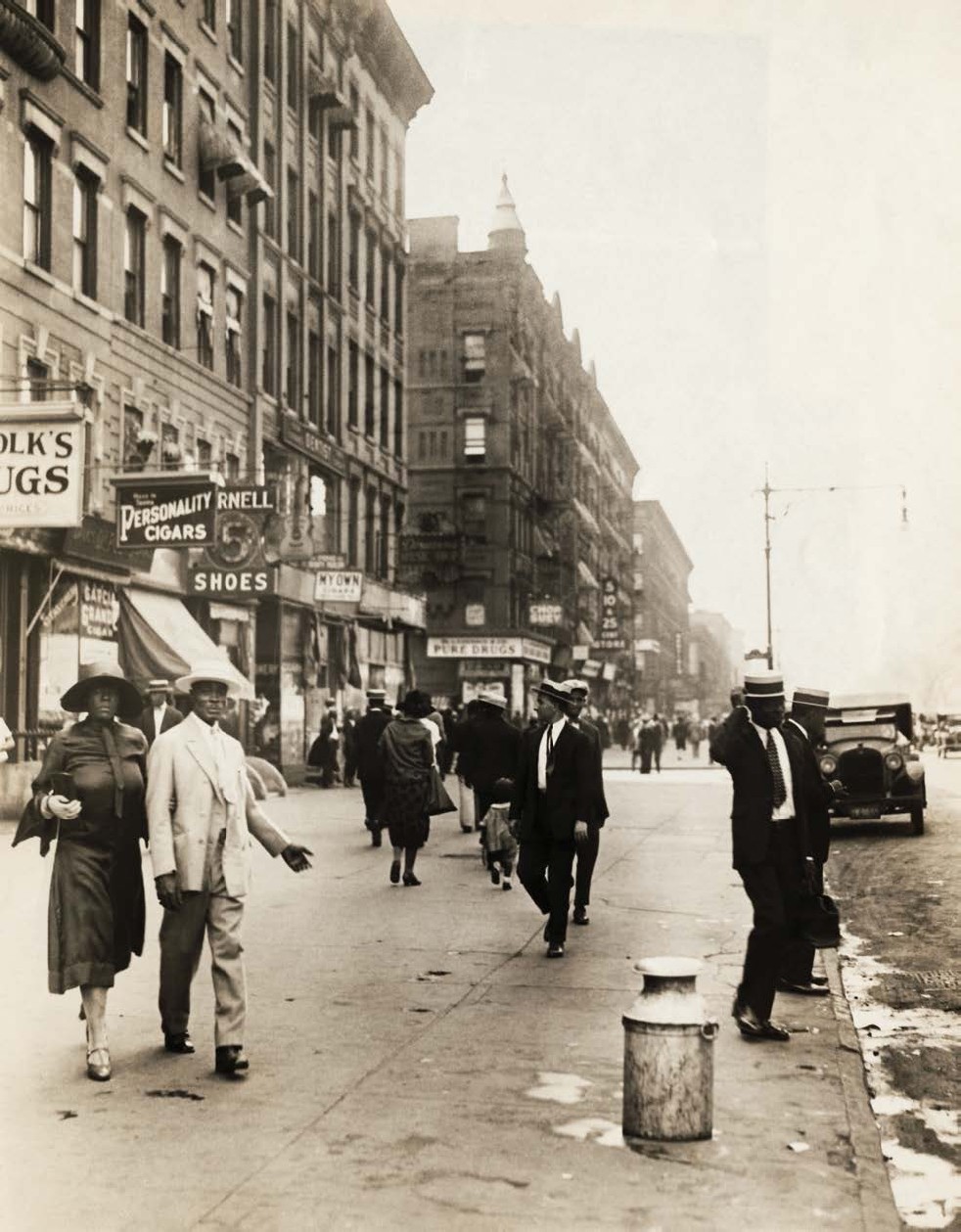 People stroll the streets of 1920s Harlem in New York City For a decade after - photo 6