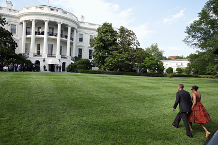 JUNE 16 2014 Washington DC President and First Lady Obama stroll from - photo 3