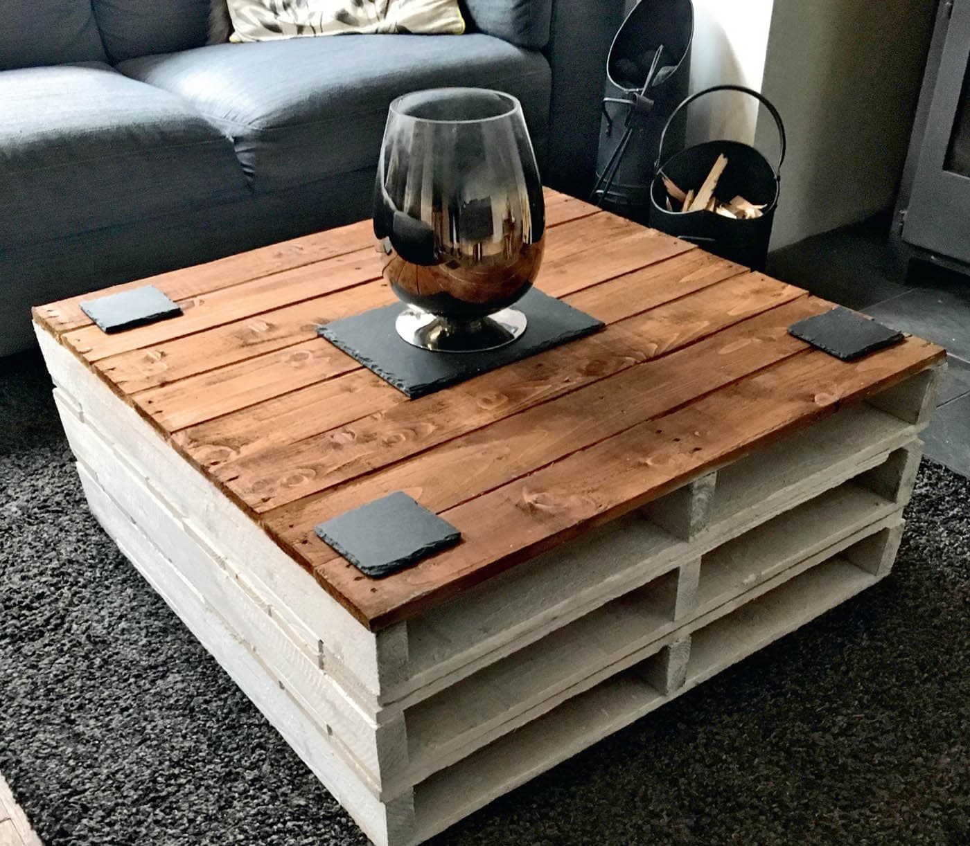 Pallets really shine when used for indoor furnishings As this large - photo 7