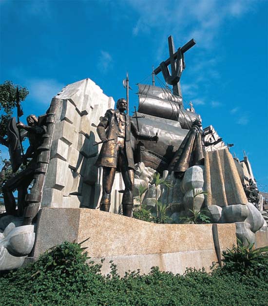 Cebu Citys Centennial Monument the work of sculptor Eduardo Castrillo depicts - photo 4