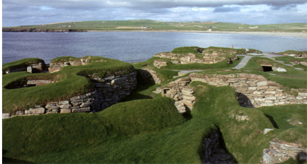 The ruins of Skara Brae face the Bay of Skaill The standin - photo 10