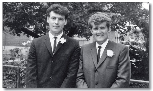 Barry Luhrs left and Bob Murray on Bobs wedding day in 1965 Barry was the - photo 2