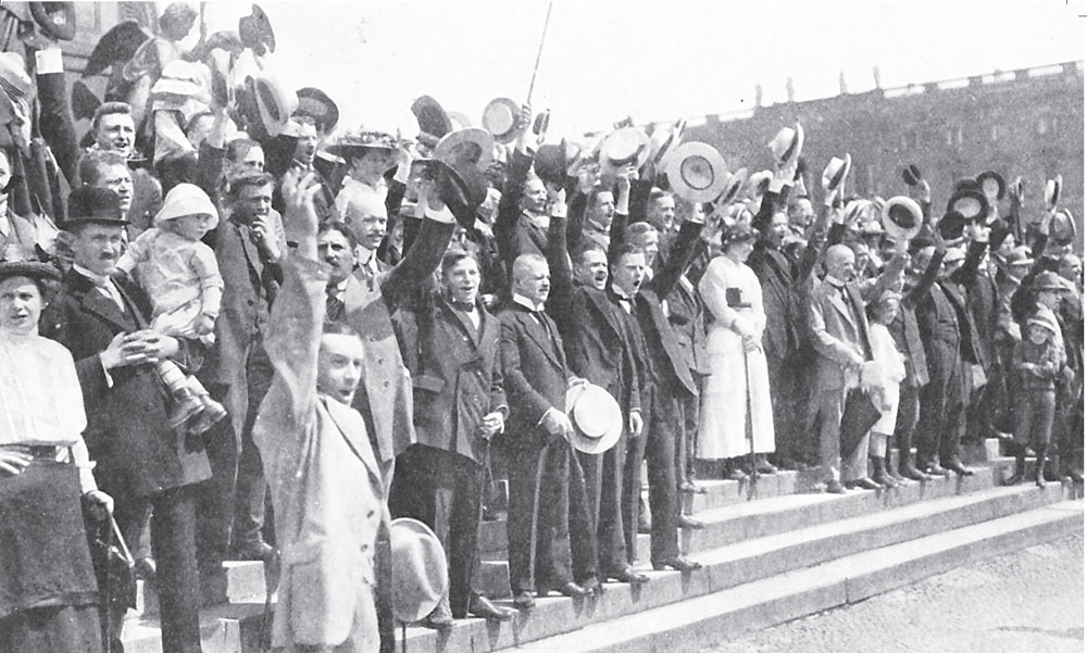 The German populace cheering the outbreak of war The pickelhaube was the - photo 3