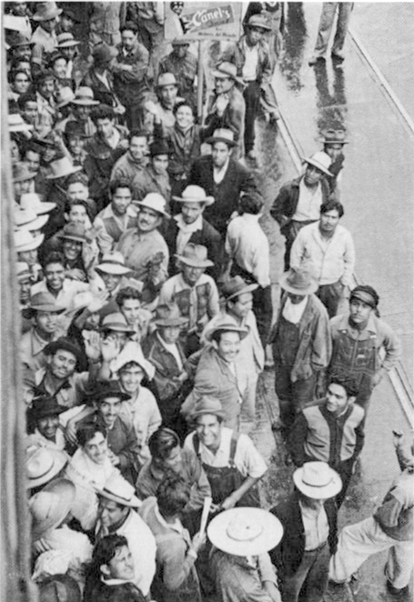 photo 1 Aspirantes in front of the Secretariat of Labor Mexico City 1942 - photo 3