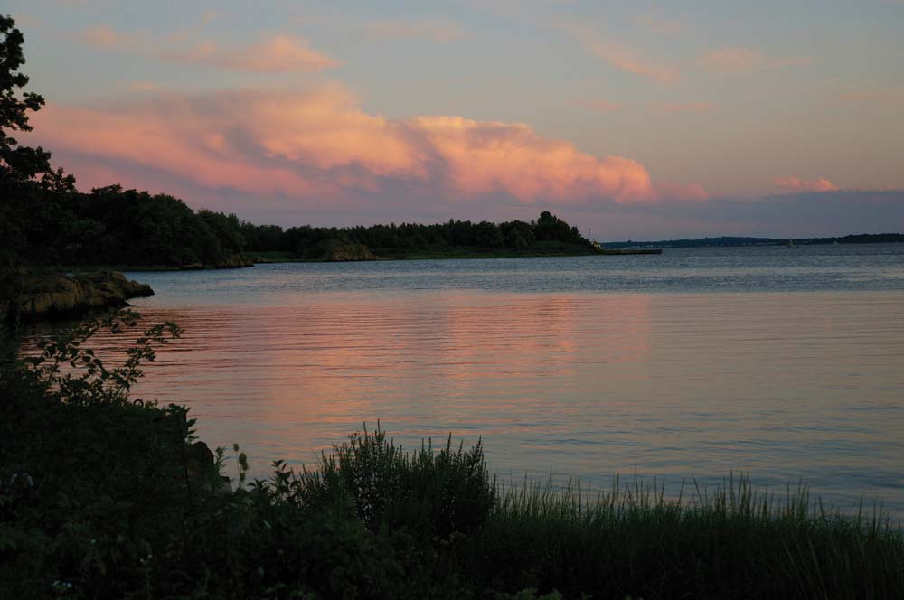 Rhode Islands provides waterfront views of Narragansett Bay Cascading - photo 8