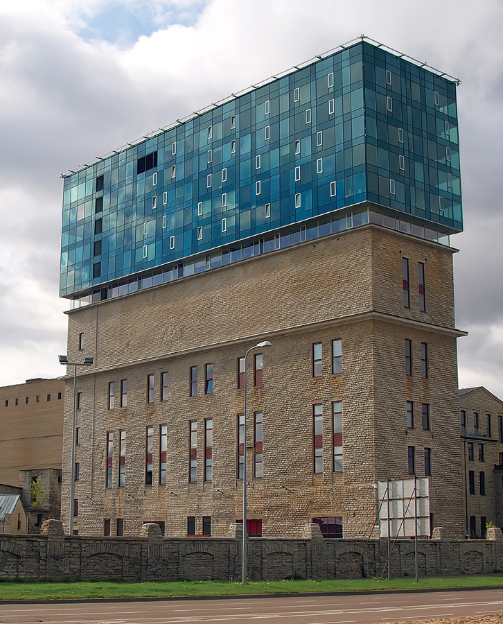 Multi-storey penthouse on the roof of an old factory A Victorian mill now - photo 12