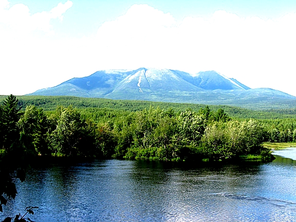 Mount Katahdin Maine is the only state in the lower 48 that borders only one - photo 2