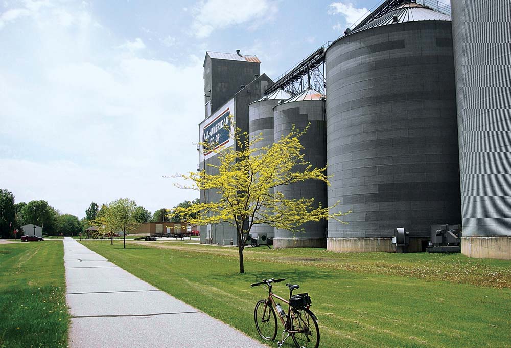 passes by this grain cooperative that began in 1908 Acknowledgments M any - photo 4