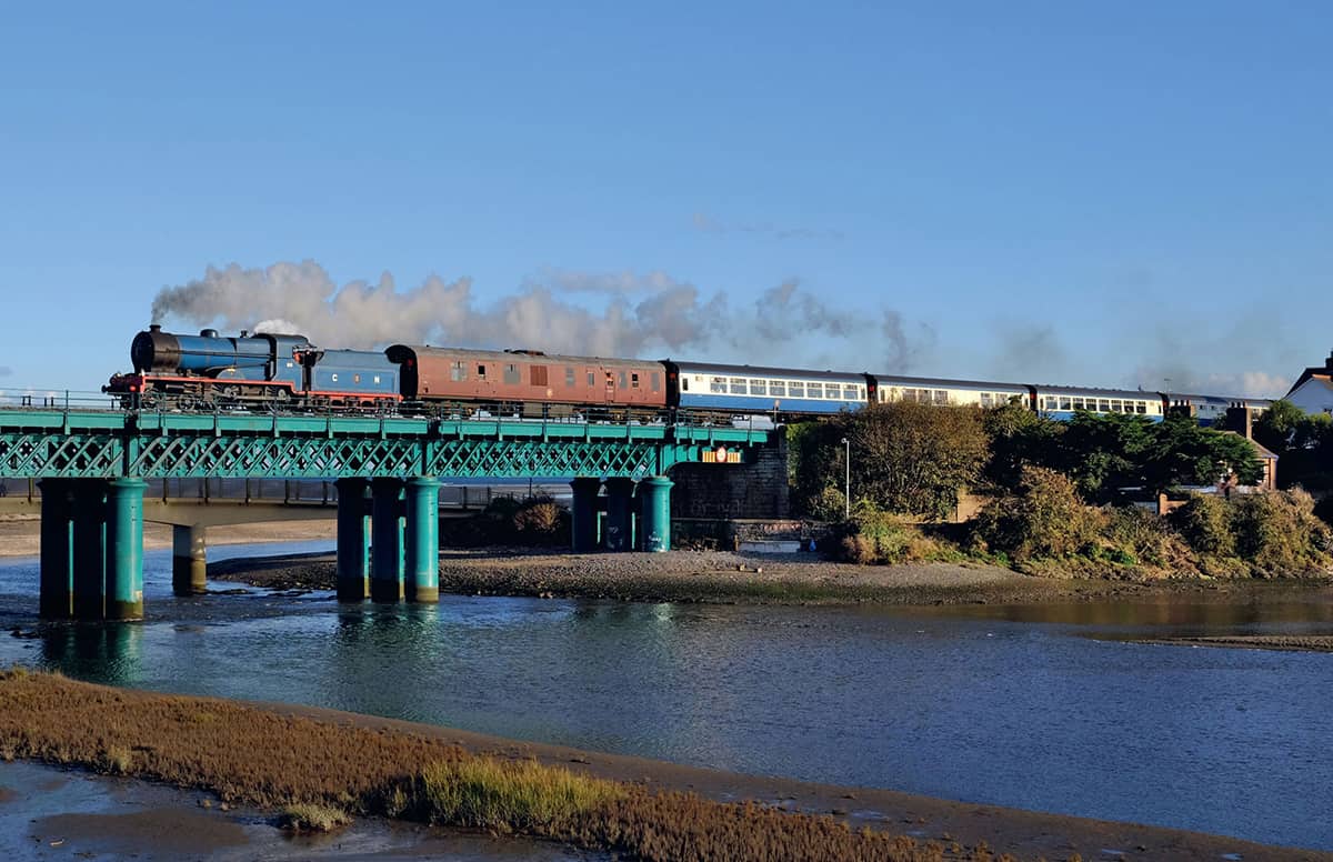 RAILS AROUND THE WORLD Two Centuries of Trains and Locomotives BRIAN SOLOMON - photo 2