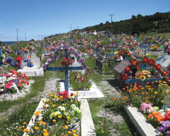 The pretty cemetery of the San Miguel de Aulen chapel along the coastal road - photo 11