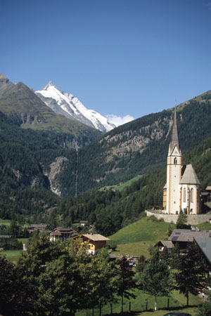 The Grossglockner seen from Heiligenblut Photo Chic Scott Approaching - photo 6