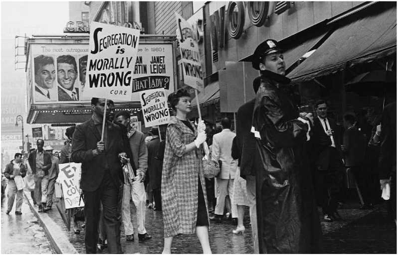 Marchers protest segregation in Southern stores outside the F W Woolworth - photo 7