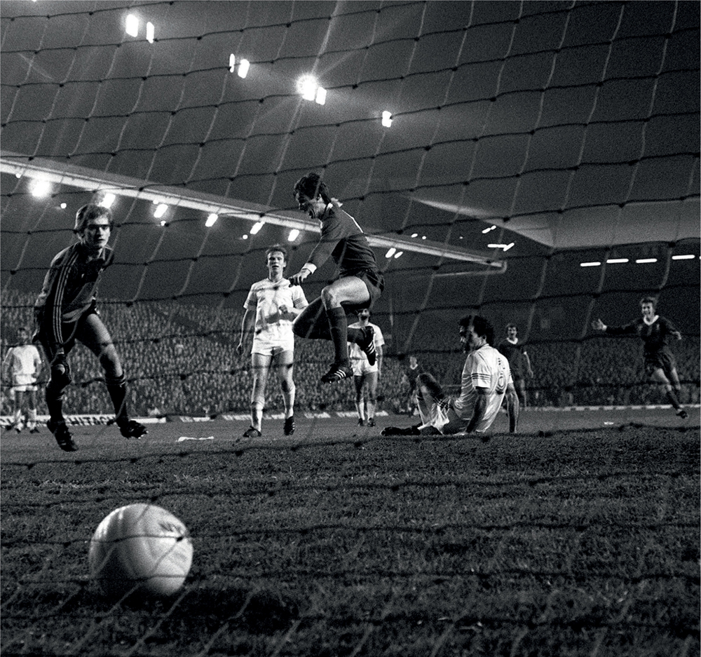 Aberdeen were taught a painful lesson by Liverpool in the European Cup at - photo 3
