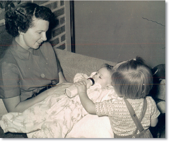 Sally bonded with her baby sister immediately Sally and Bear The - photo 12