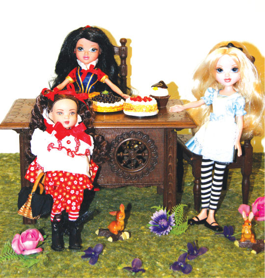 Red Riding Hood Kickit In the Hood Robert Tonner with Snow White and Alice - photo 3