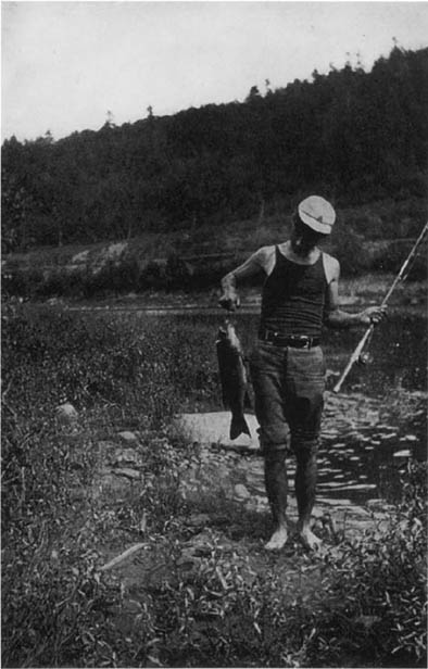 ZANE GREY WITH A SIX-POUND SMALL-MOUTH BLACK BASS OF THE DELAWARE PLATE II - photo 8