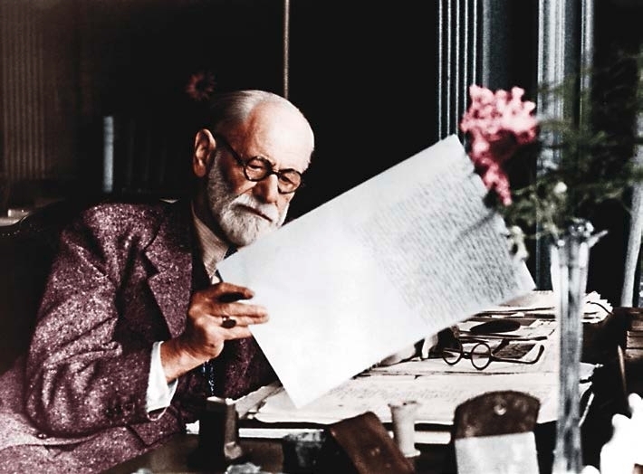 Freud tended to write late every evening and into the small hours only working - photo 5