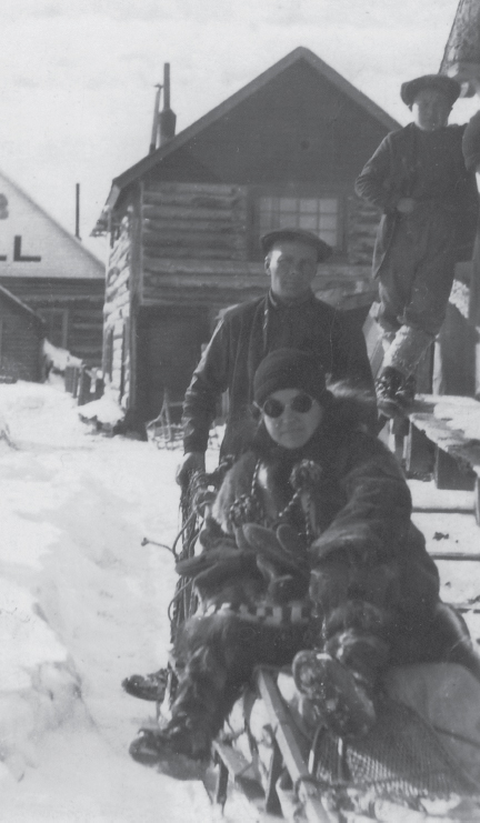 Etta and Foster on their dogsled departing on their honeymoon April 1 1923 - photo 7