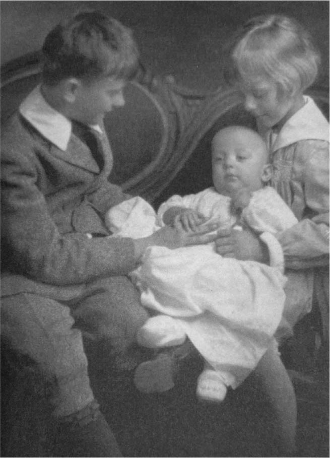 Bernard Alice and infant Kurt the children of Kurt Vonnegut Sr and Edith - photo 3