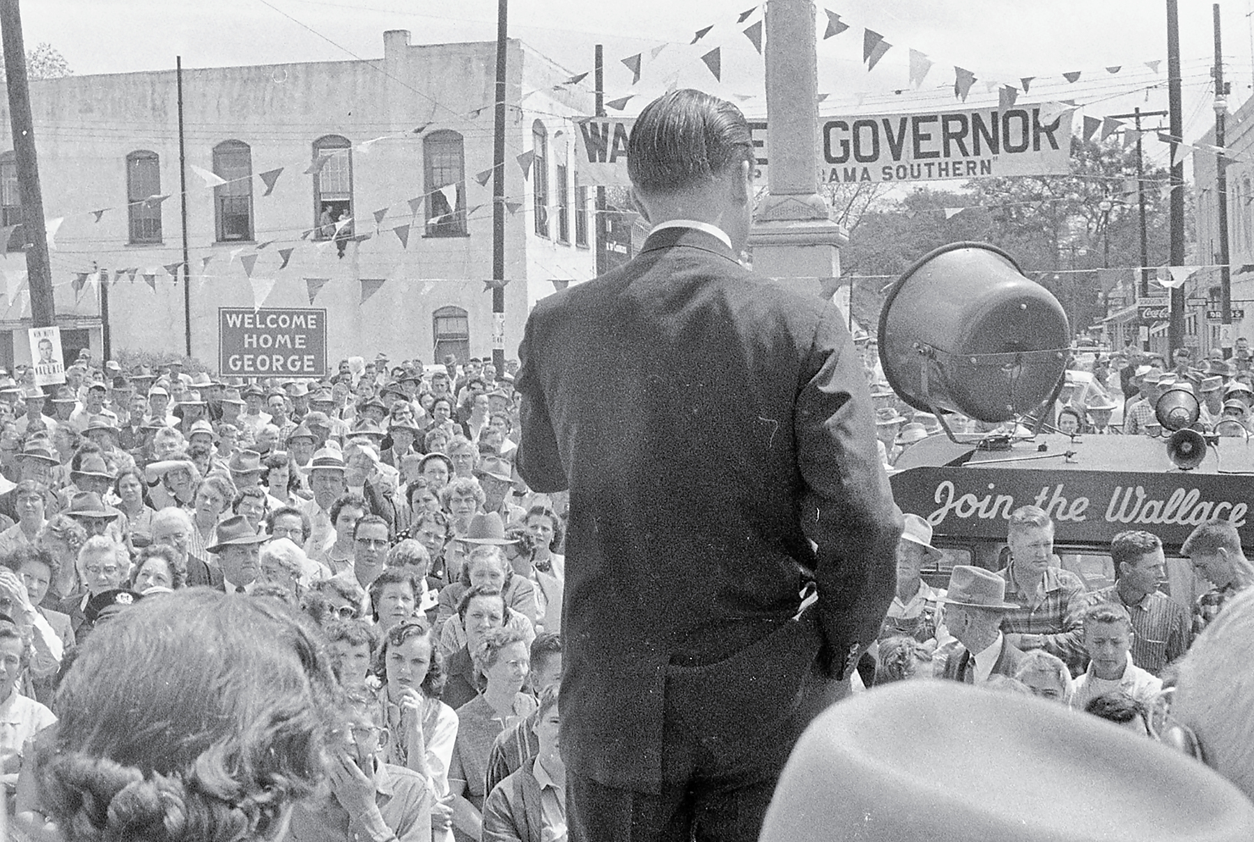 George Wallace campaigns before his hometown crowd in 1958 Wallace amplified - photo 3