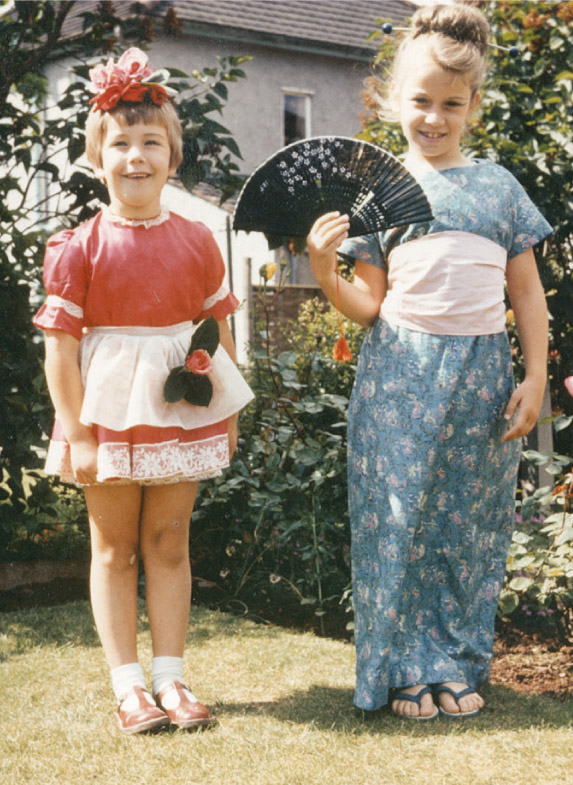 Sara and her sister Lindsey off to a fancy dress partyKeren and Matt on the - photo 11