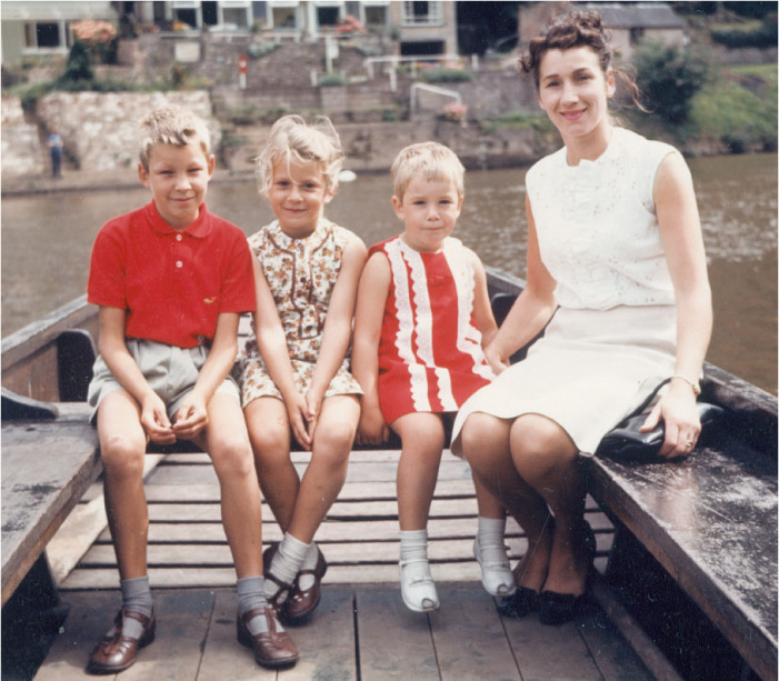 Sara her siblings Paul and Lindsey with their mum on a visit to Symonds Yat in - photo 3