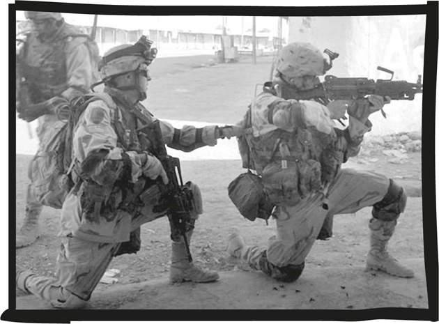 Conventional Power American soldiers battle Iraqi insurgents in 2004 What - photo 7