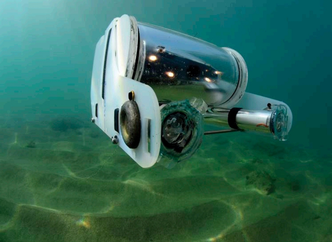 ROVs help oceanographers study life deep underwater without disturbing marine - photo 5